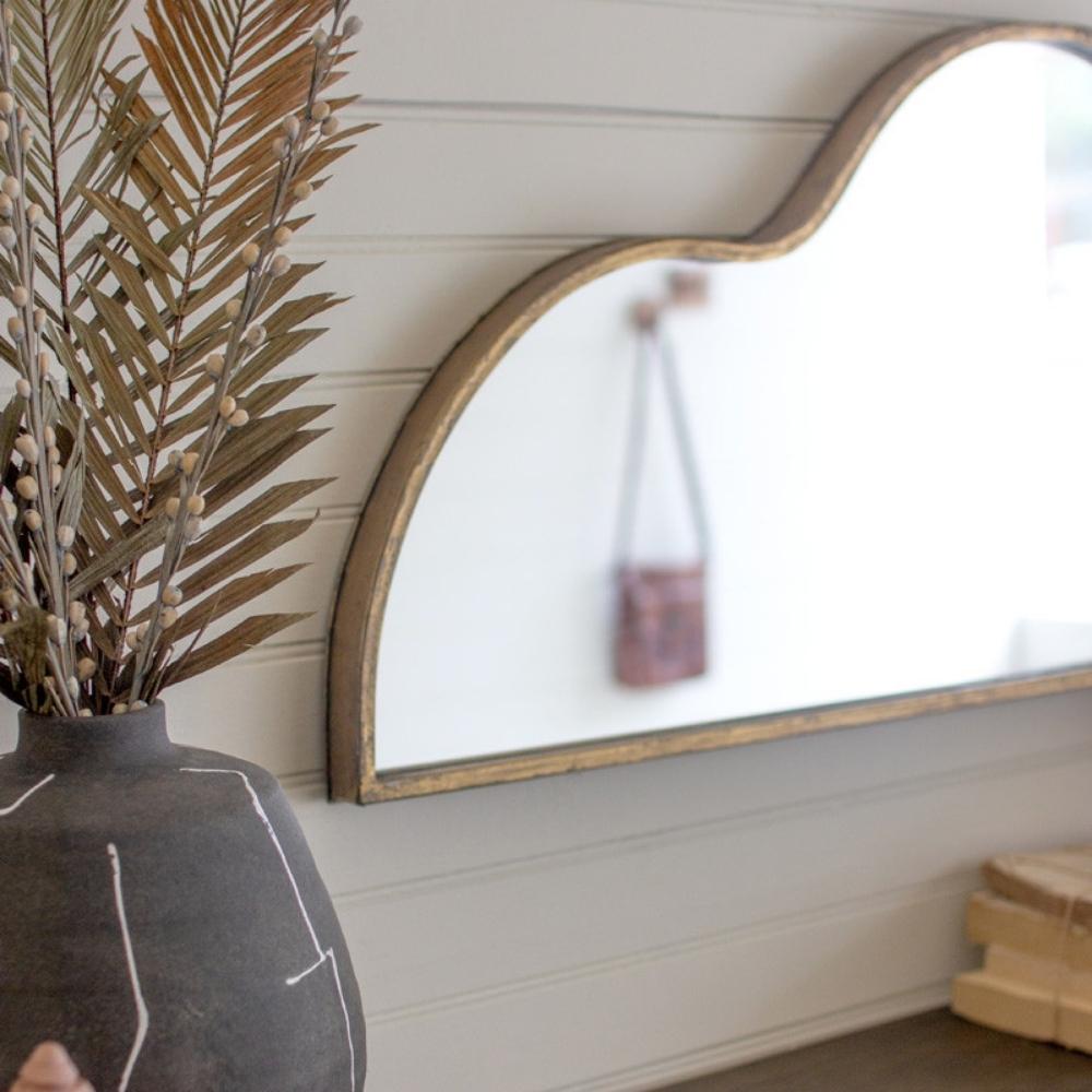 Scalloped Corbel Wall Shelf With Hooks